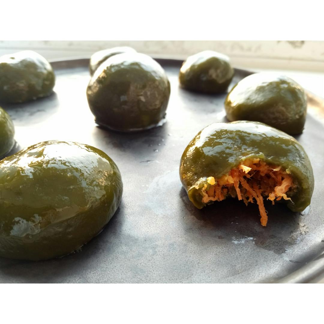 网红青团～～咸蛋黄肉松青团