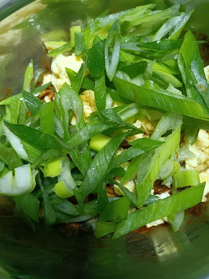 一人份大葱热干面的做法