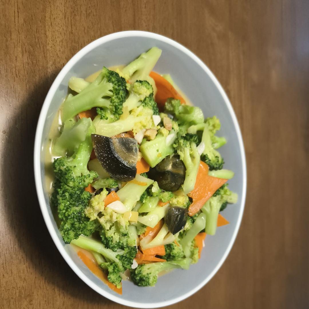 上汤皮蛋西兰花