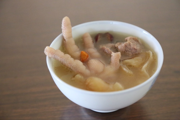 花胶鸡爪汤