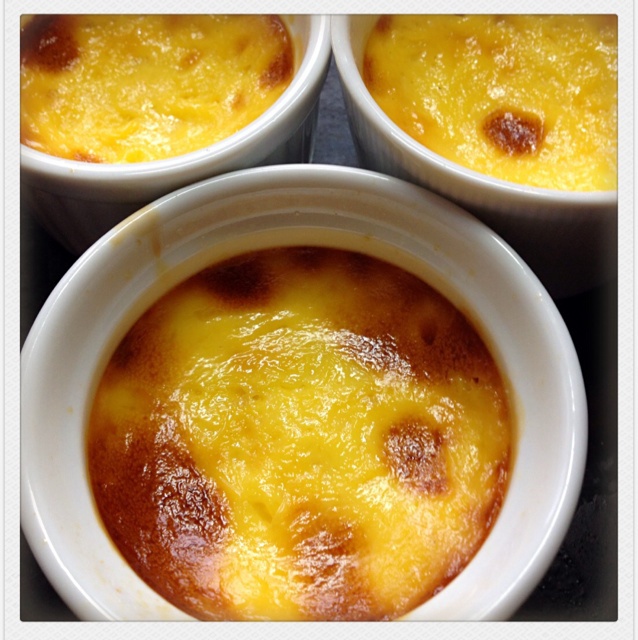 Crèmebrulée。法式烤布雷。焦糖布丁。