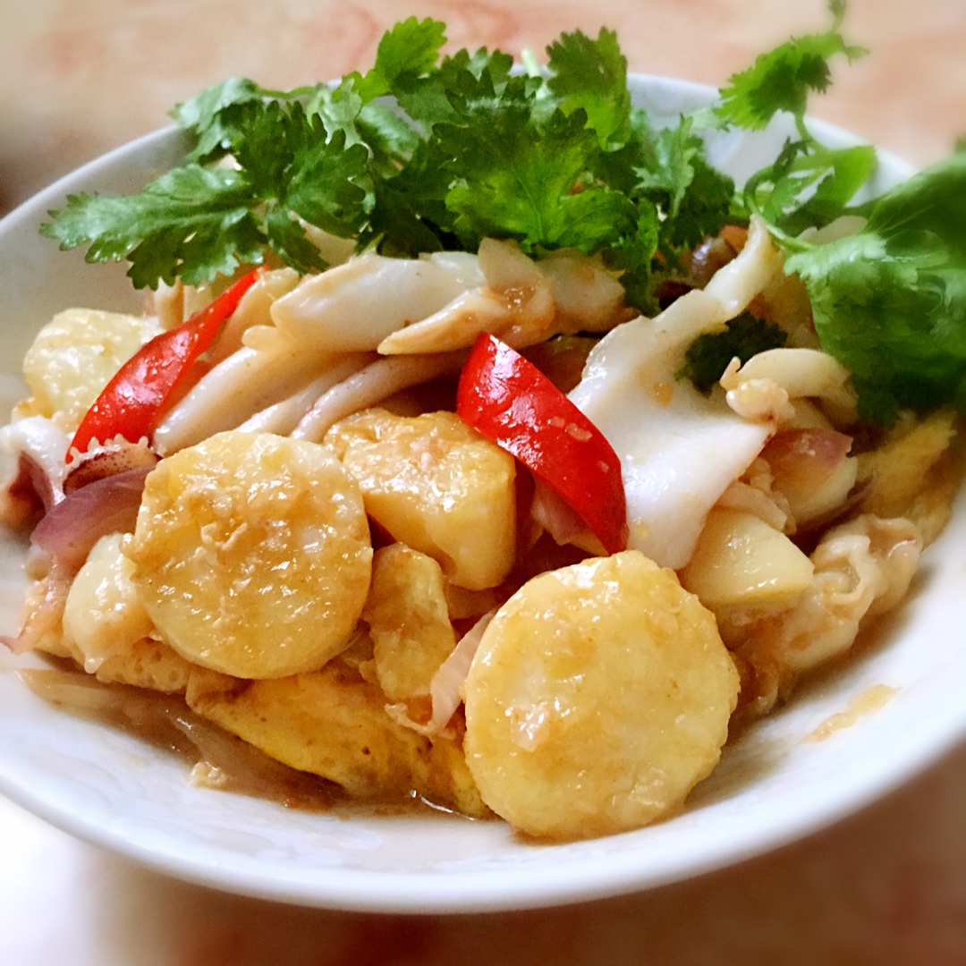 搬砖头的女子做的铁板海鲜日本豆腐 seafood with japanese dofu