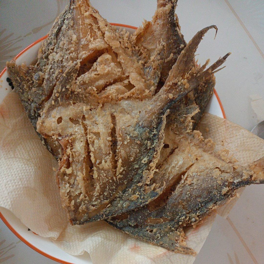 酥脆的炸鱼，简直太好吃了。