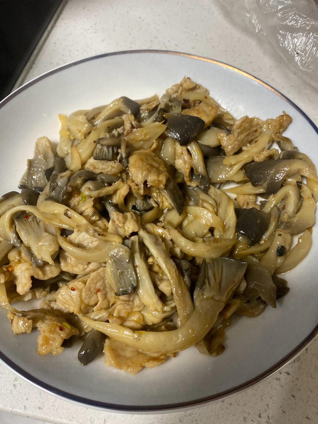 平菇炒肉片