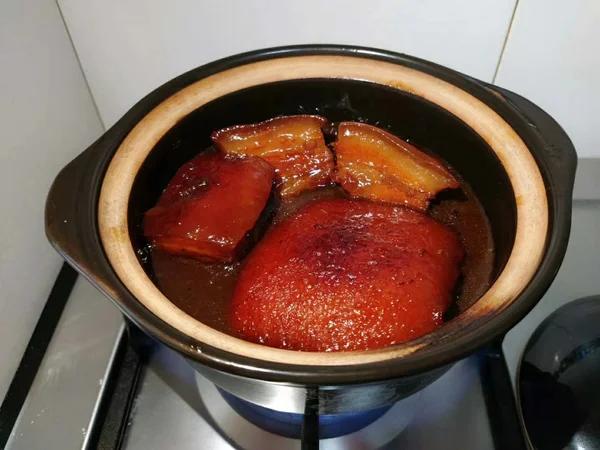 酒香四溢的东坡肉
