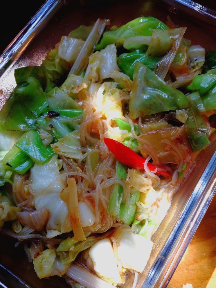 卷心菜炒粉丝 Glass noodles with Cabbage