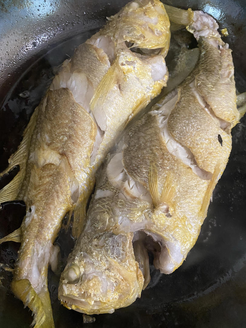 私房红烧黄花鱼，边吃边想念~