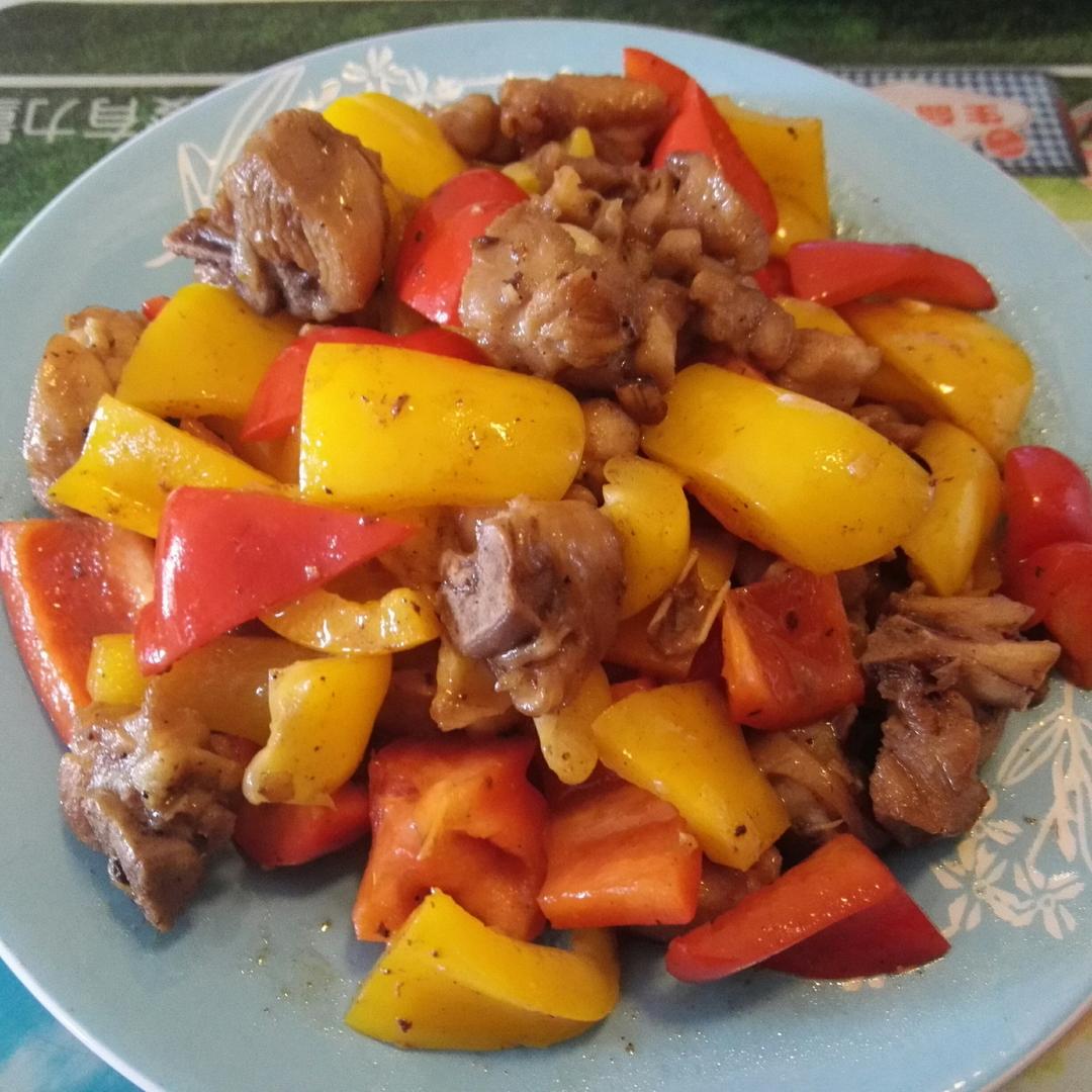 灯笼椒炒鸡腿