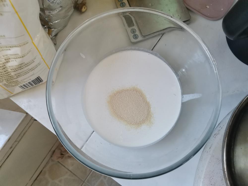 纯奶手撕吐司的做法 步骤1