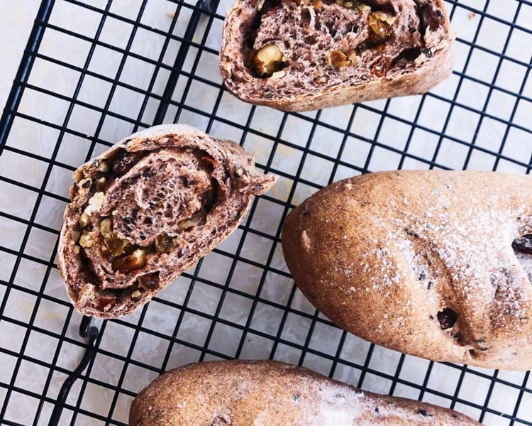 少油少糖黑面全麦核桃面包的做法