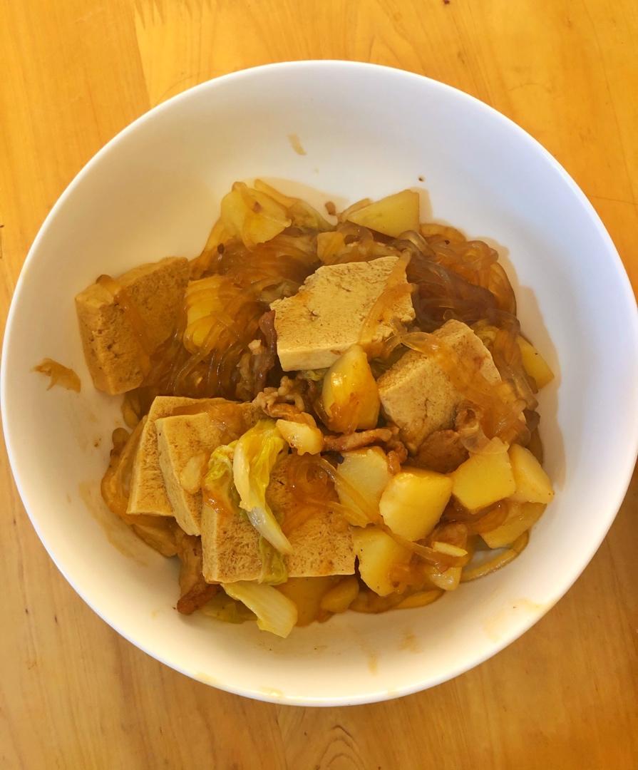 土豆娃娃菜五花肉冻豆腐炖粉条【烩菜】