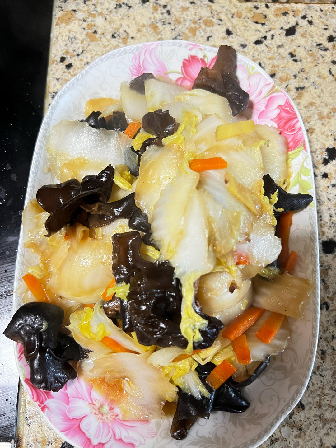 白菜炒木耳（黑白菜）