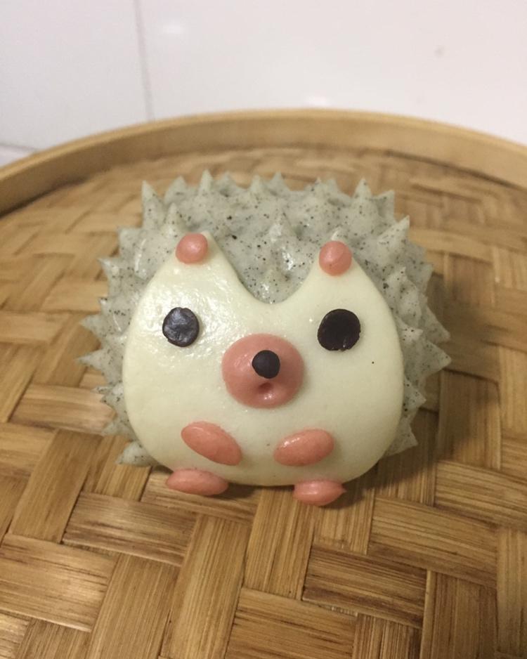 姸的小厨做的卡通刀切馒头系列——小刺猬芝麻馒头