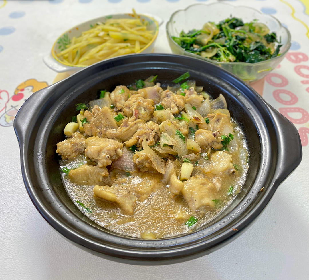 中餐厅林大厨定制啫啫松茸鸡翅煲