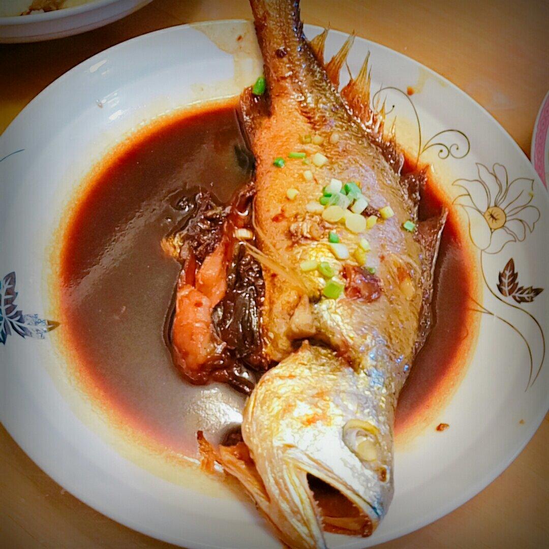 红烧黄鱼—鱼皮不破的小窍门