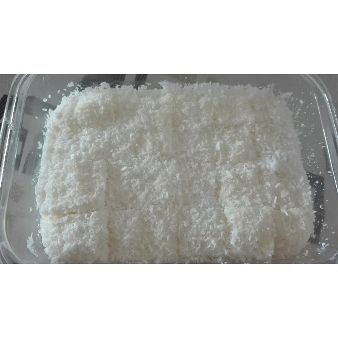 完胜85度C牛奶椰丝小方