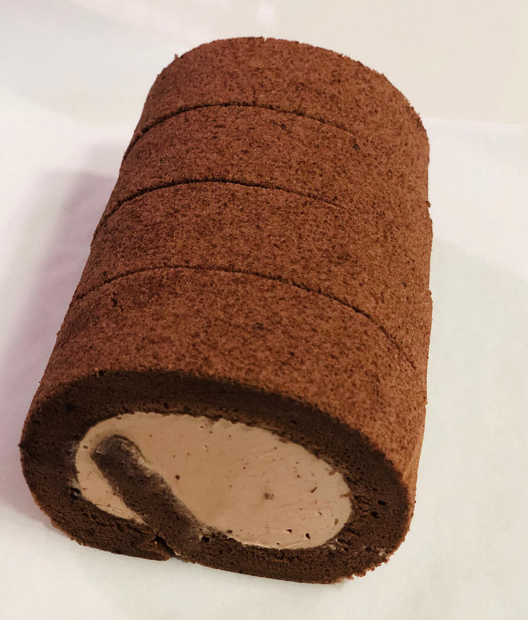 超浓郁卷不裂的巧克力蛋糕卷