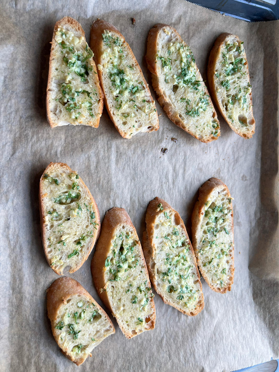 🥖浓汤好搭档，黄油蒜香法棍。Garlic Bread🥖