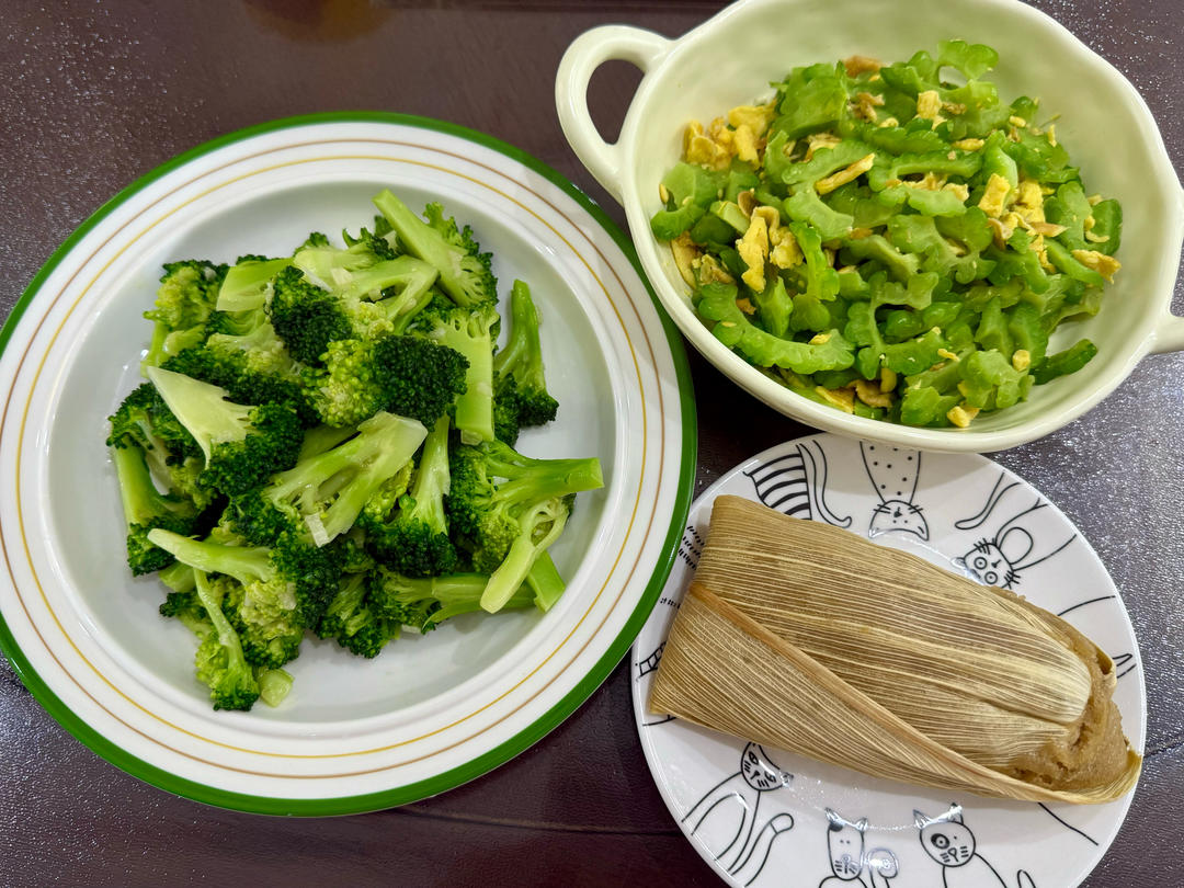 好吃到爆的耗油蒜蓉西兰花(从不修图，喜欢请关注)