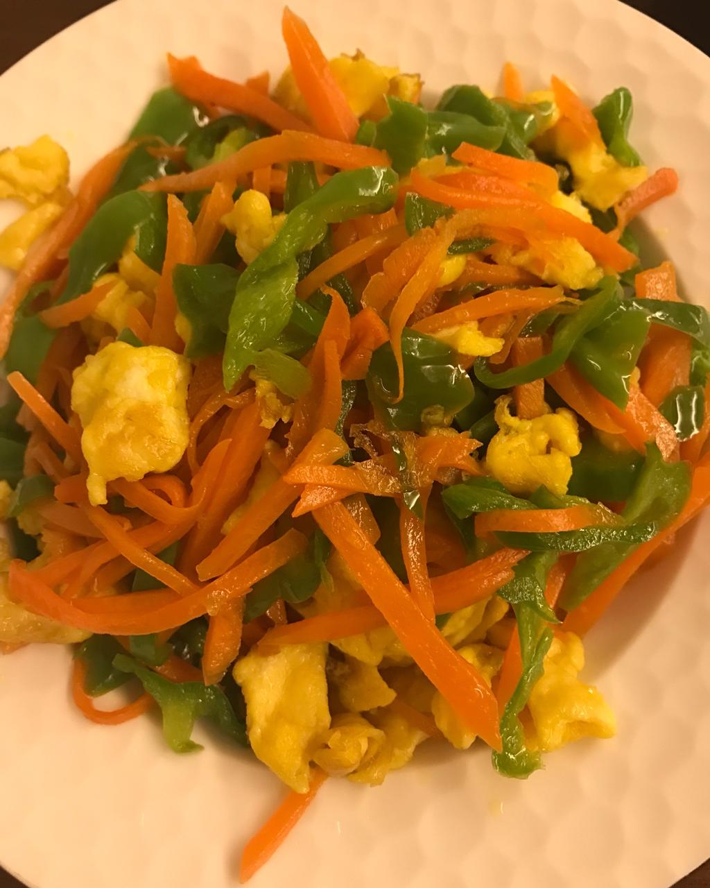 胡萝卜青椒炒鸡蛋