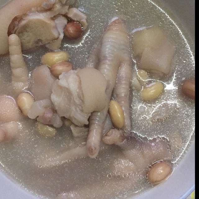 黄豆猪脚汤