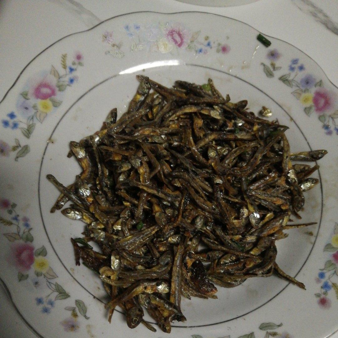 炒银鱼干、丁香鱼干（孩子补钙神器，3分钟佳肴）