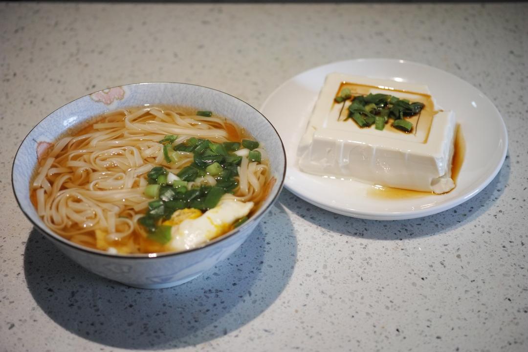 小葱麻油酱油面