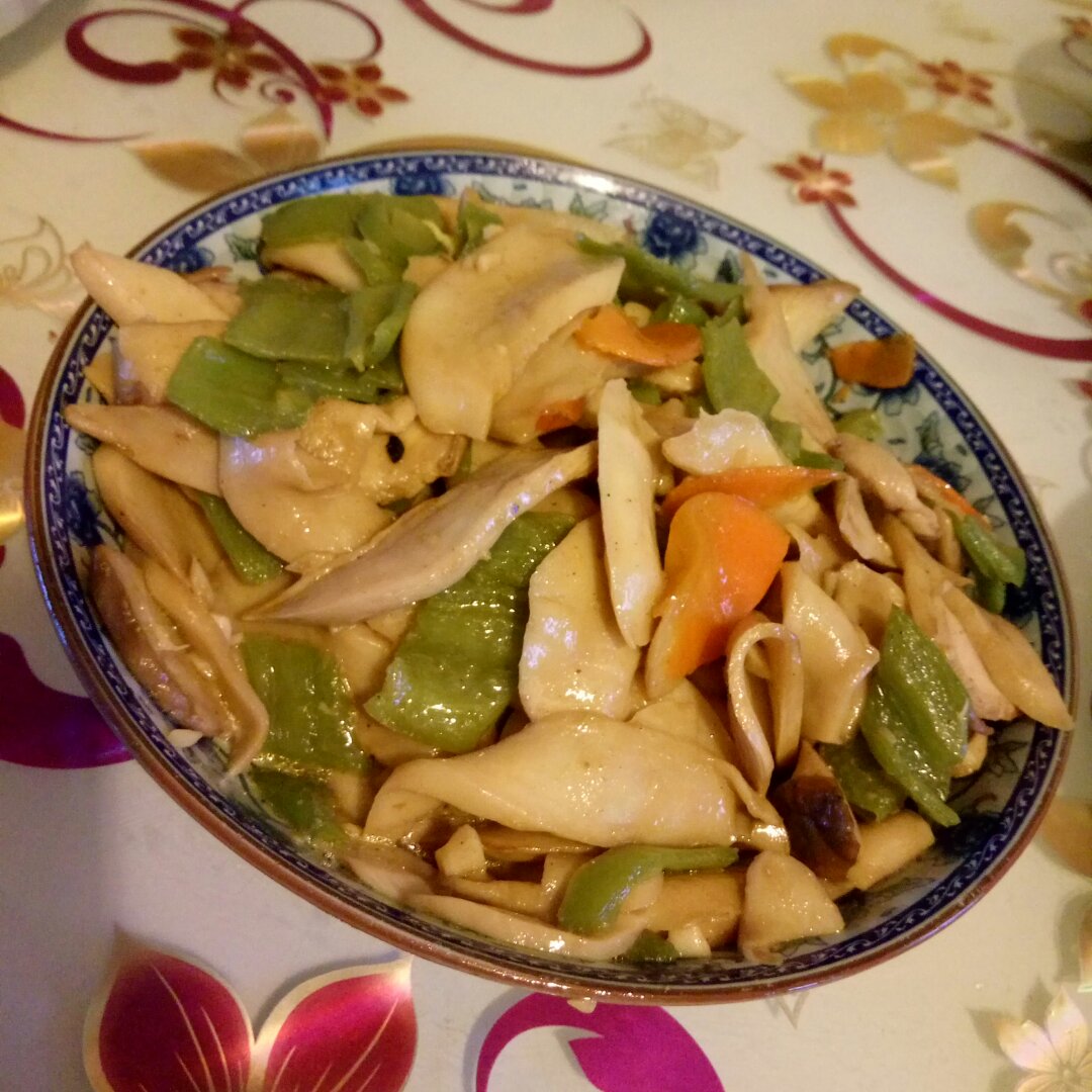 青椒素炒杏鲍菇