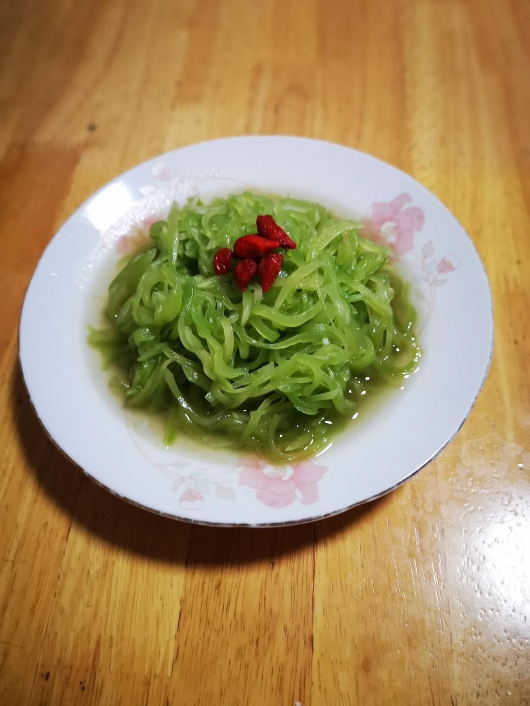 凉拌莴笋丝