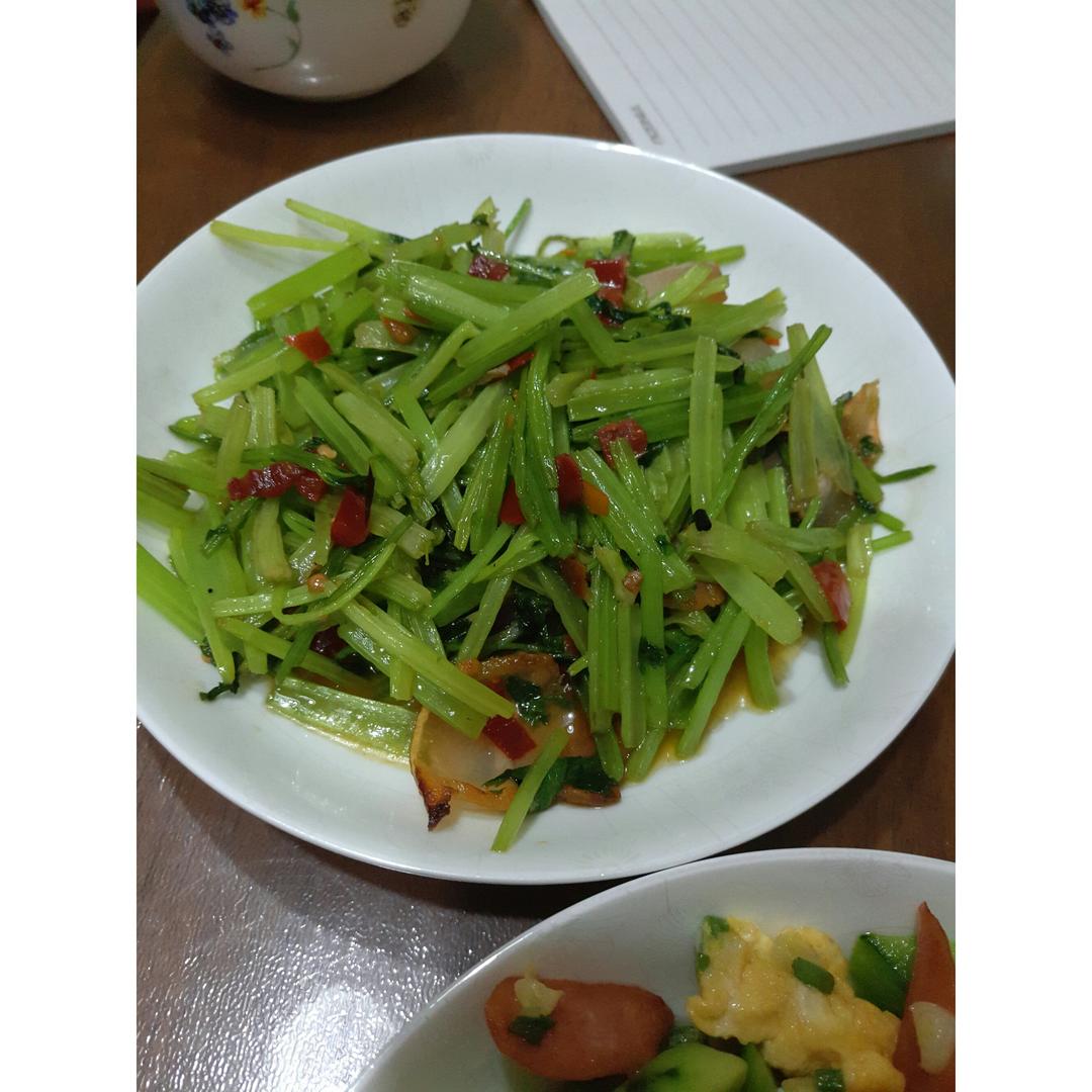 芹菜炒腊肉