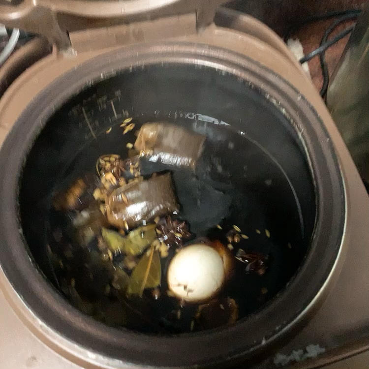 电饭煲煮五香茶叶蛋