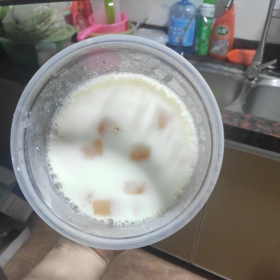 花胶木瓜炖牛奶