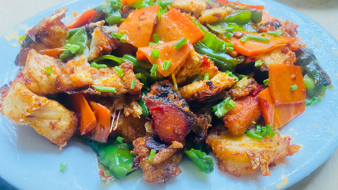 朋友建议我开个小馆子😅😅香辣鱼块太香了🔥