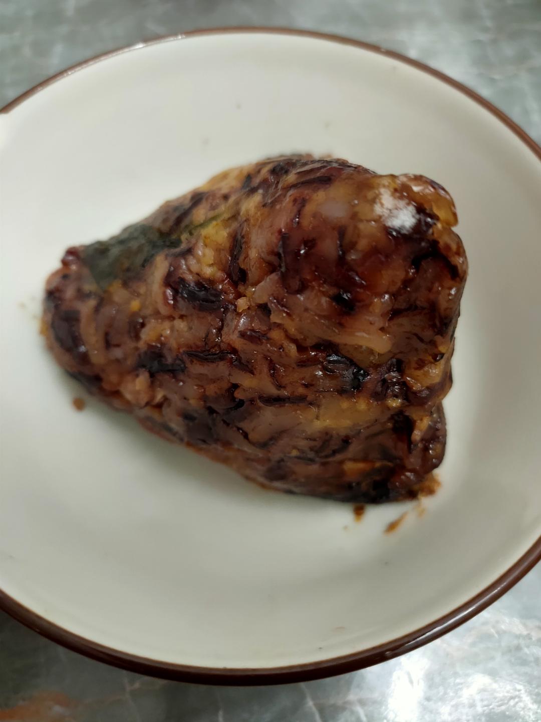 吃不胖的紫米红绿豆肉粽子