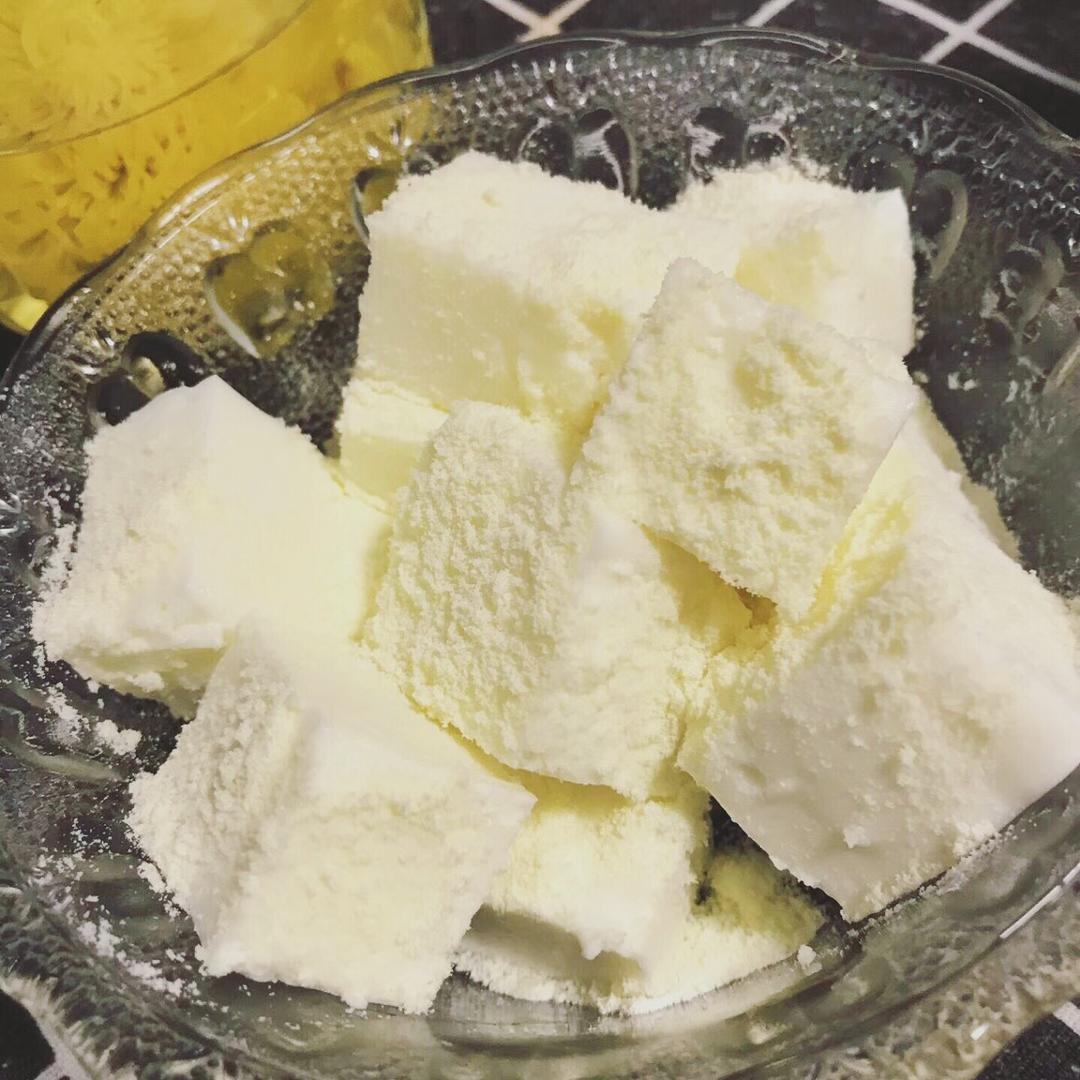 椰丝牛奶小方糕