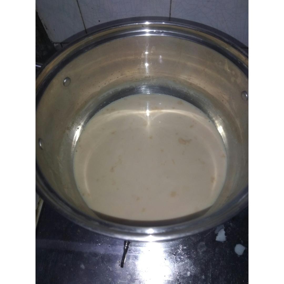 浓浓的锅煮奶茶