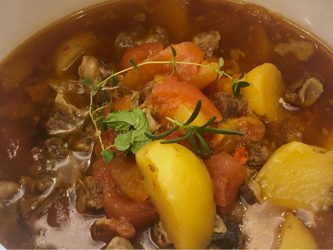 不放一滴水的番茄土豆炖牛腩（电饭锅版）