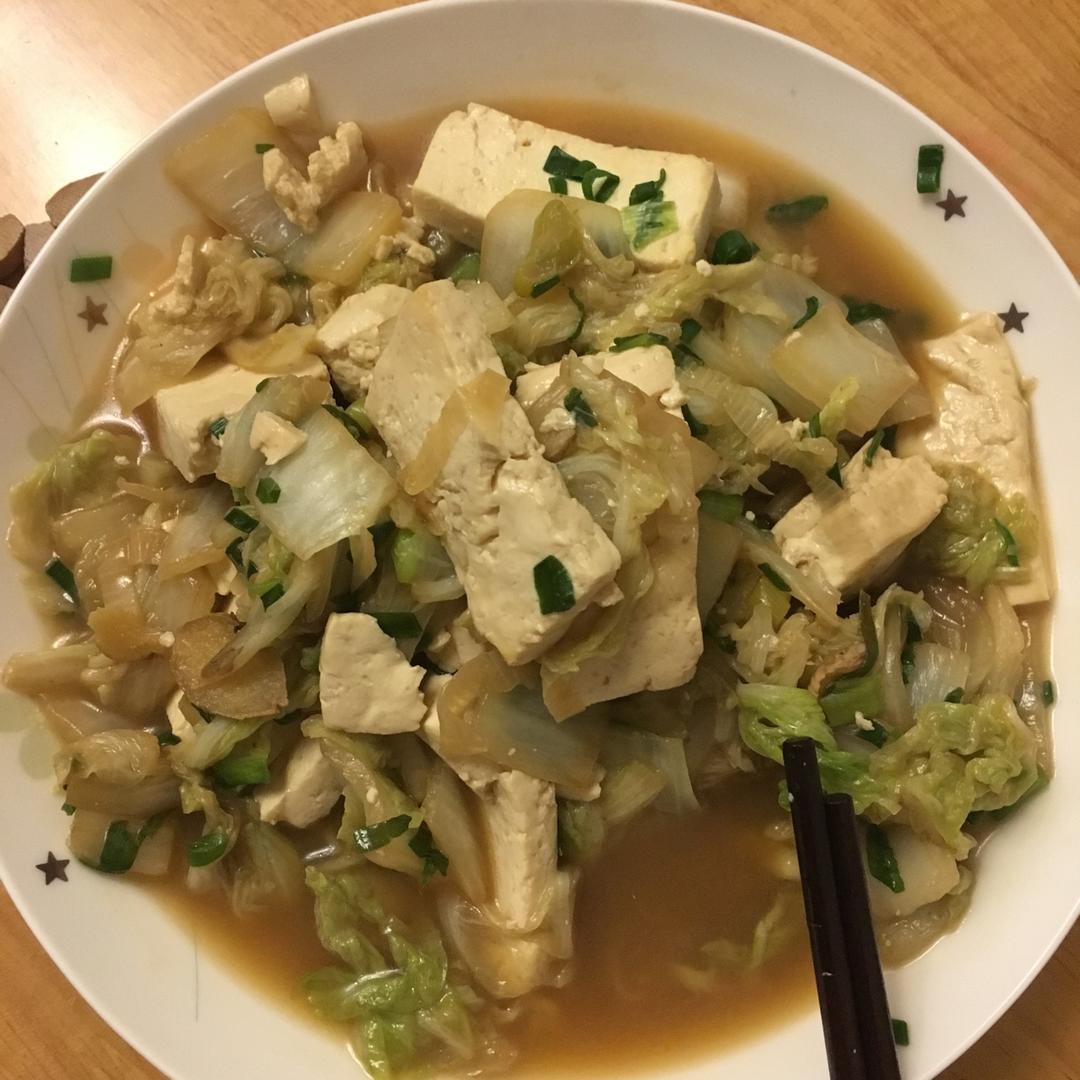 冬季家常菜：白菜炖豆腐