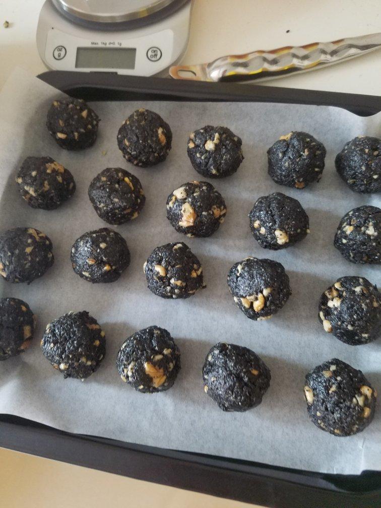 郭靖的黄蓉做的九制芝麻丸