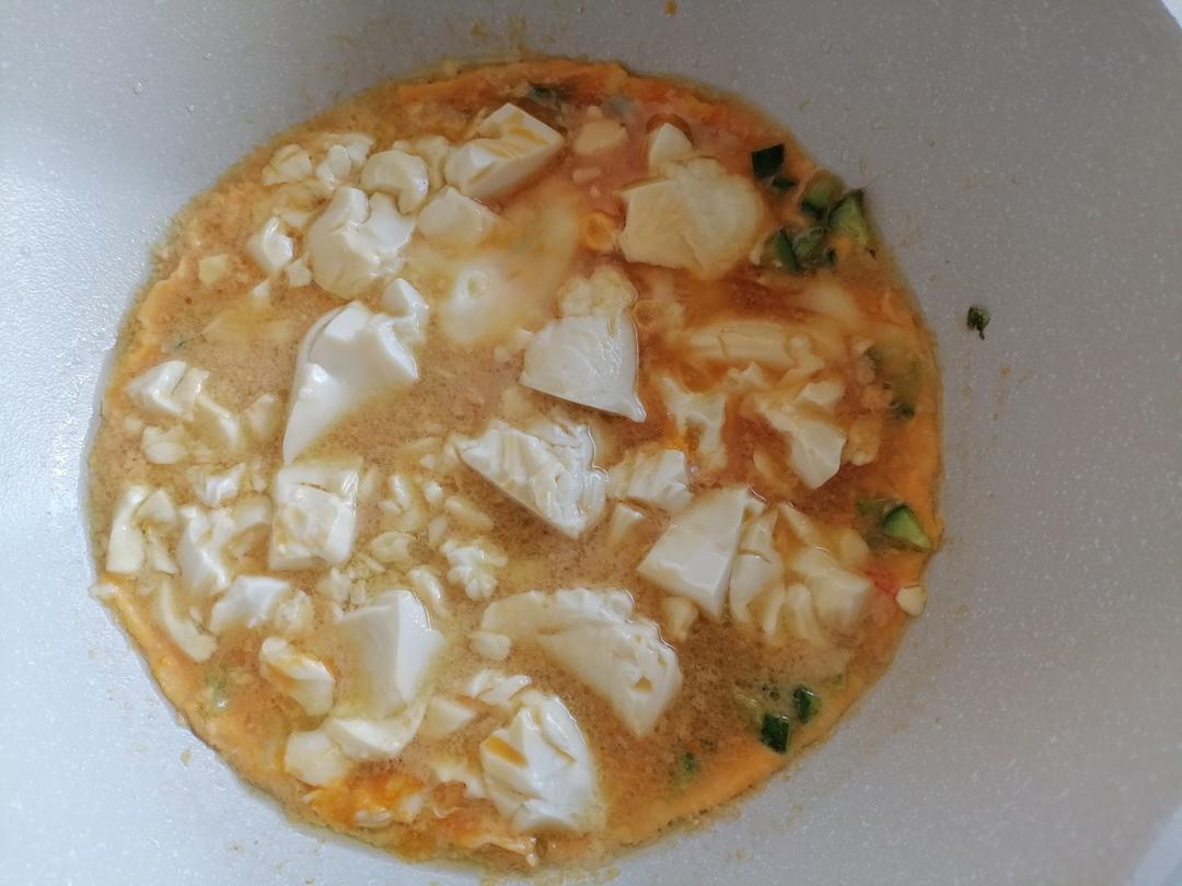 鸡蛋抱内脂豆腐