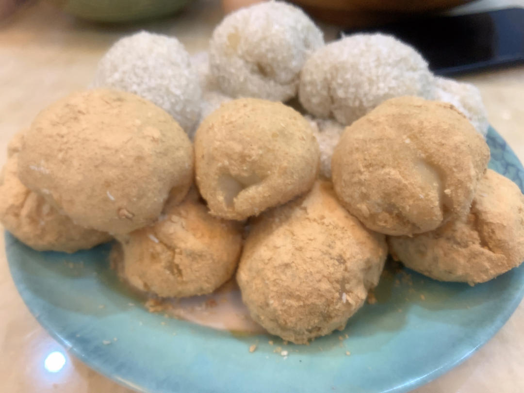 自制糯米糍（花生黑芝麻和豆沙夹心）
