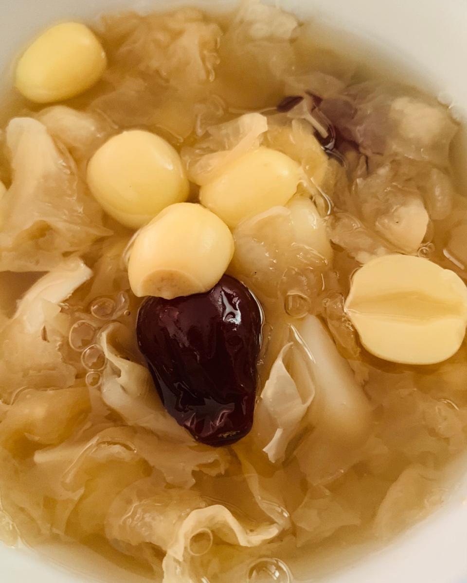 红枣银耳莲子羹