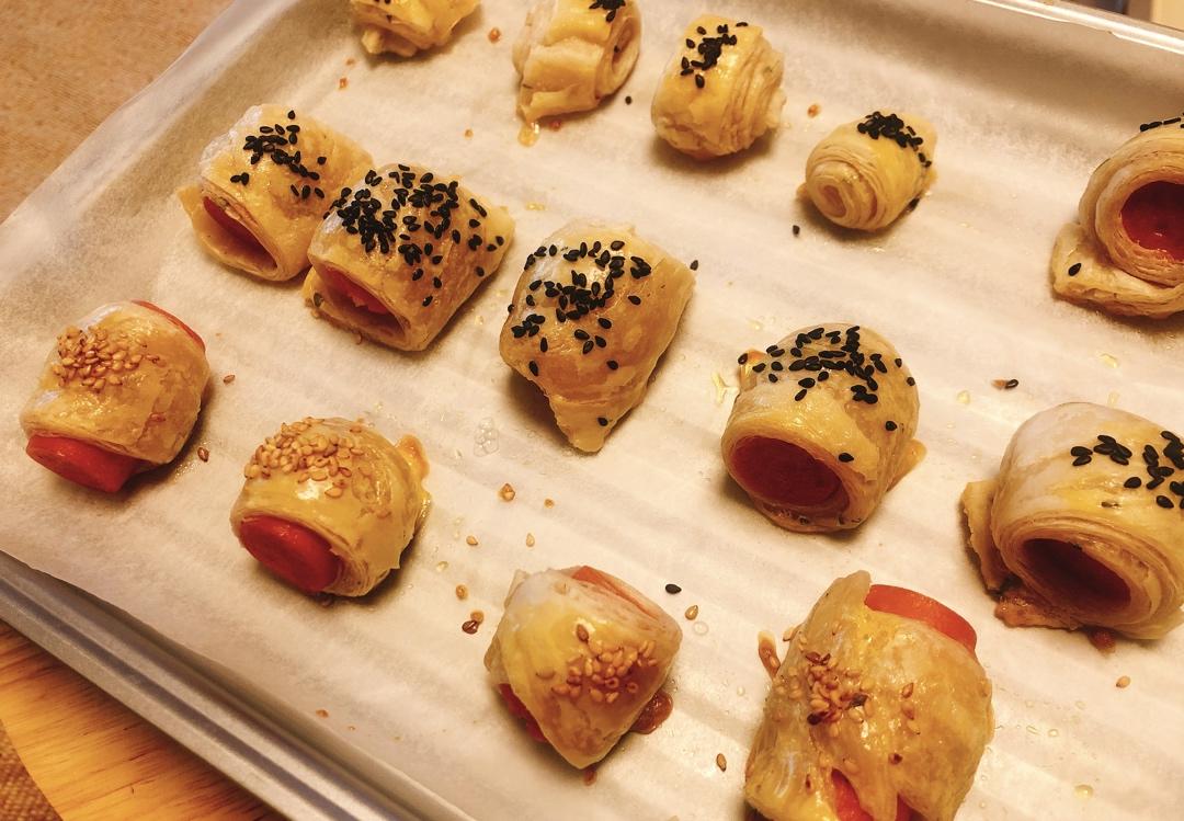 香肠酥皮卷：手抓饼皮还能这样吃，不用和面快速搞定早餐