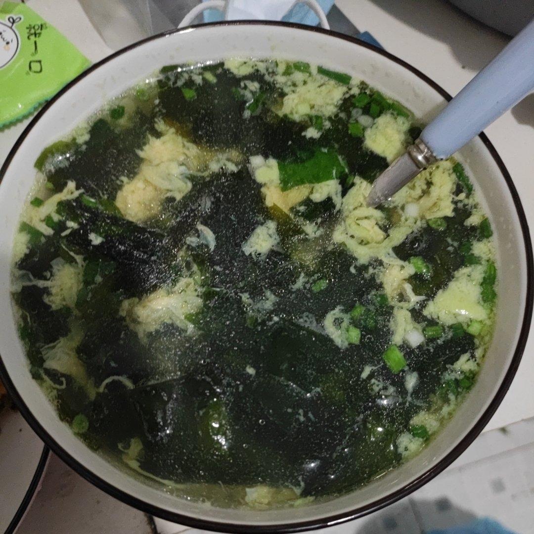 海带苗鸡蛋虾皮汤（补铁补钙）