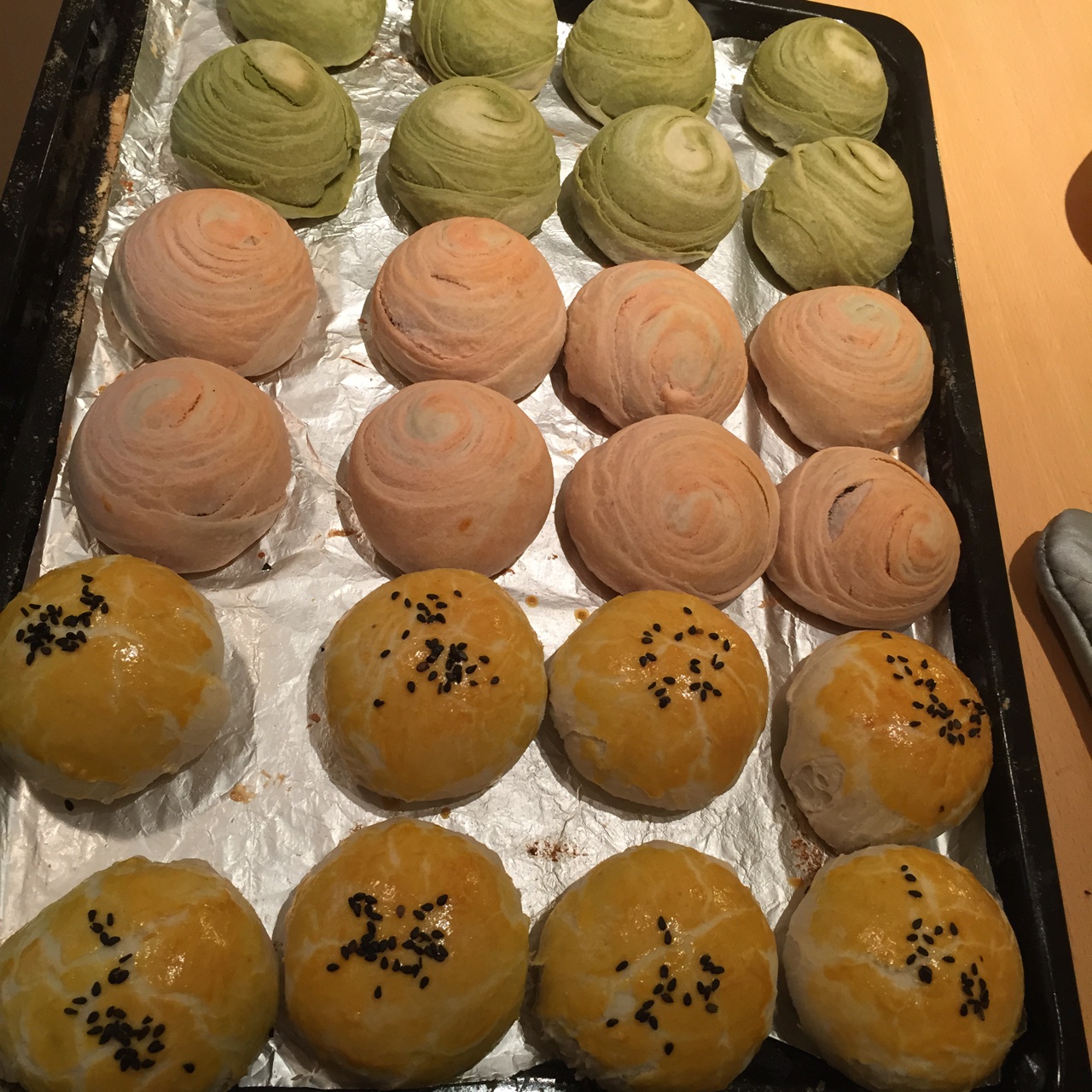 蛋黄酥~紫薯、抹茶、原味~花好月圆，中秋快乐~内附一次做六色蛋黄酥方法~