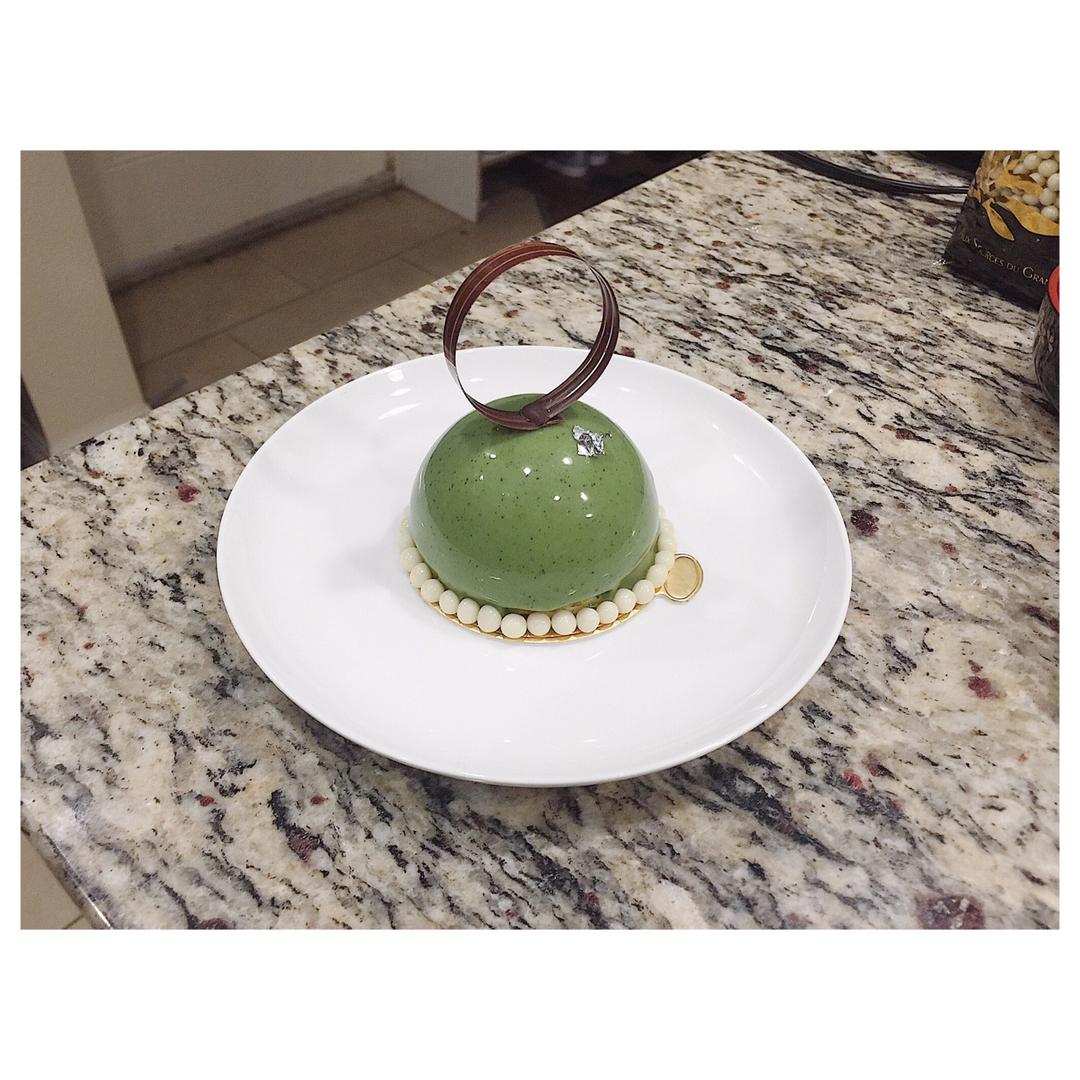 红豆抹茶白巧克力慕斯蛋糕 Green Tea&Azuki Bean Dome <William&Suzue Curley>