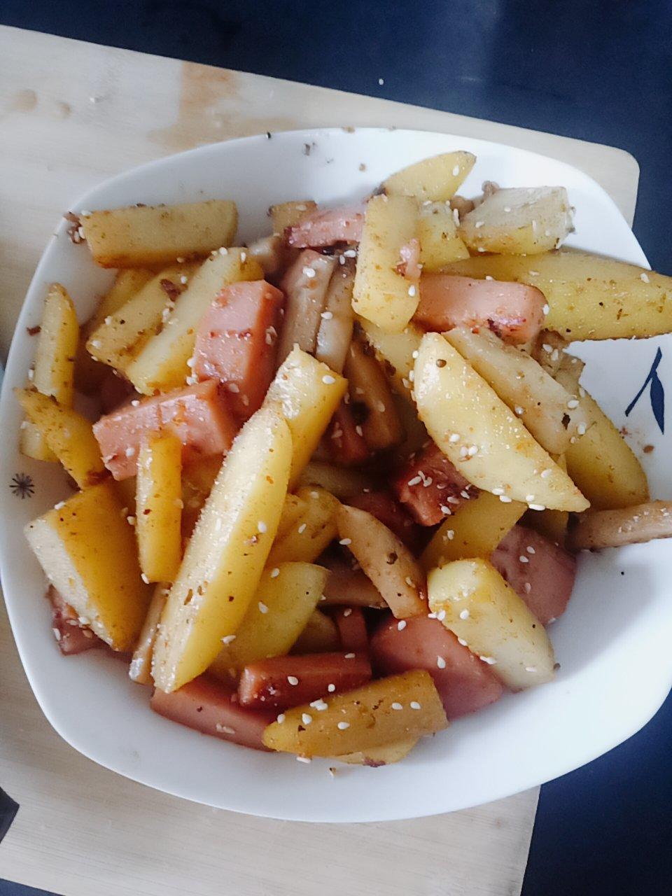 香辣过瘾的孜然土豆火腿，比路边摊还好吃