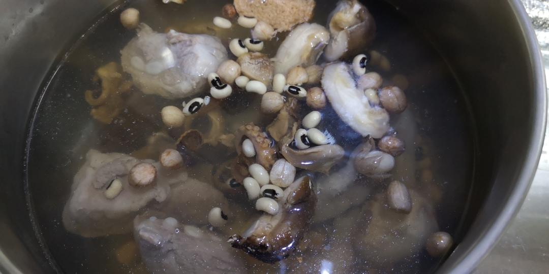 節瓜章魚排骨雞腳湯