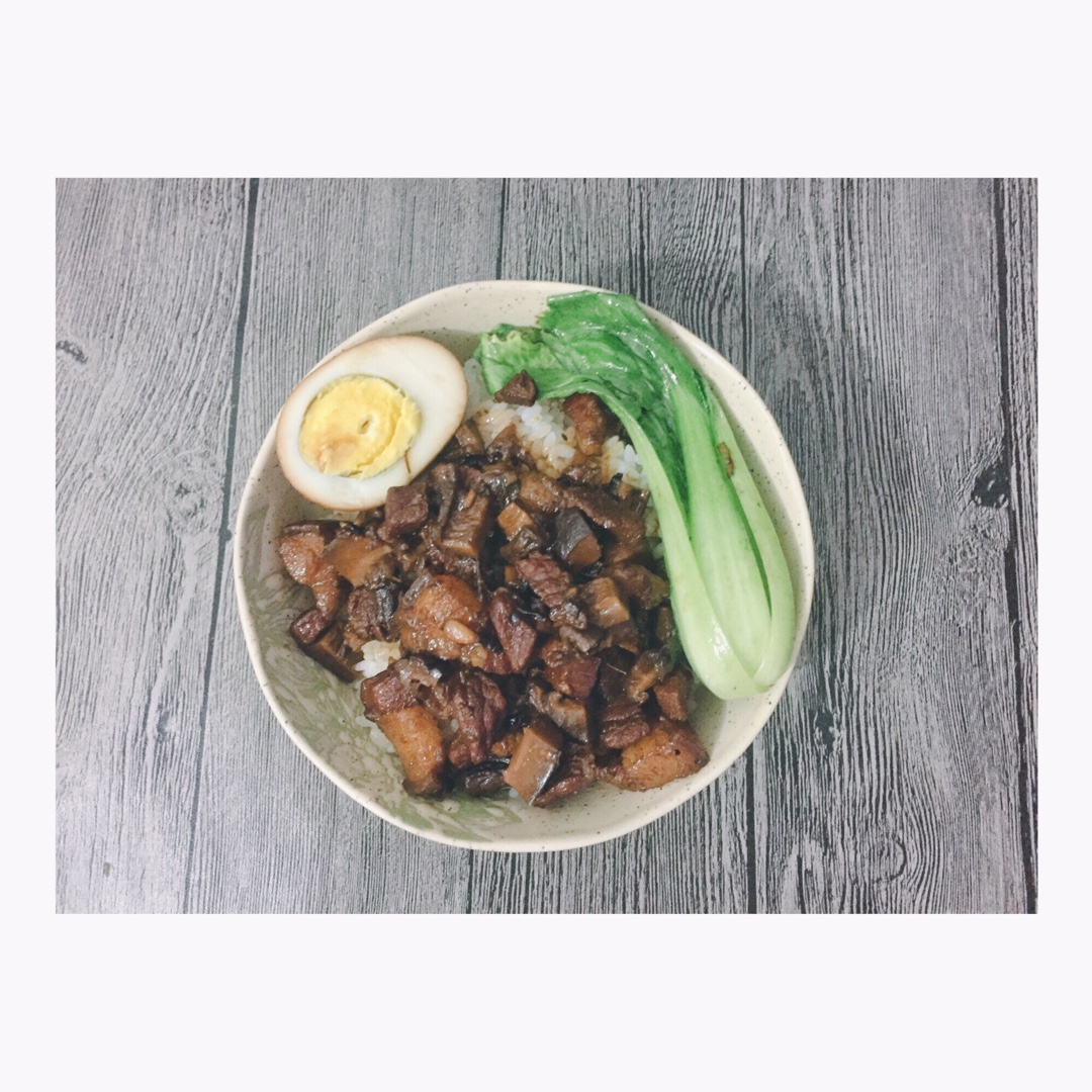 洋葱酥卤肉饭