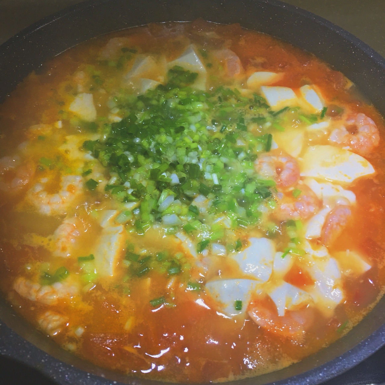西红柿冻豆腐虾仁汤